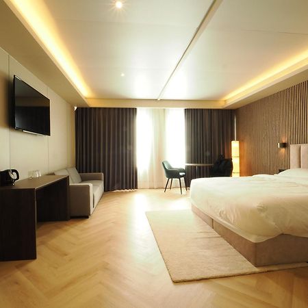 Tung Hotel Zeewolde Eksteriør bilde